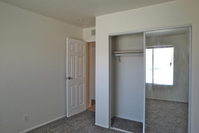 Building Photo - 43376 Cook St