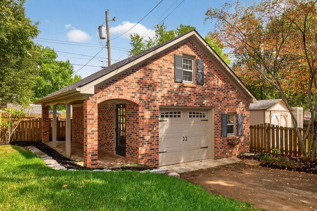 Building Photo - 433 Potomac Dr