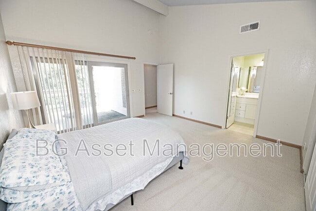 Building Photo - 1830 Weir Dr