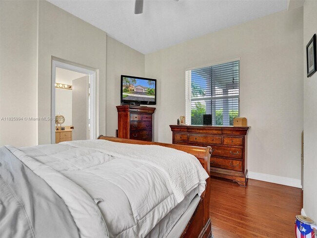 Building Photo - 938 Bluewood Terrace