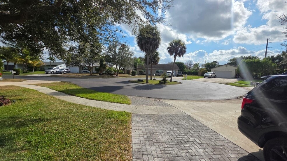 Building Photo - 131 Puffin Ct