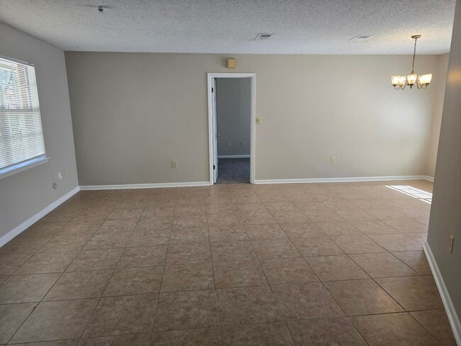 Building Photo - 309 Somerset Dr