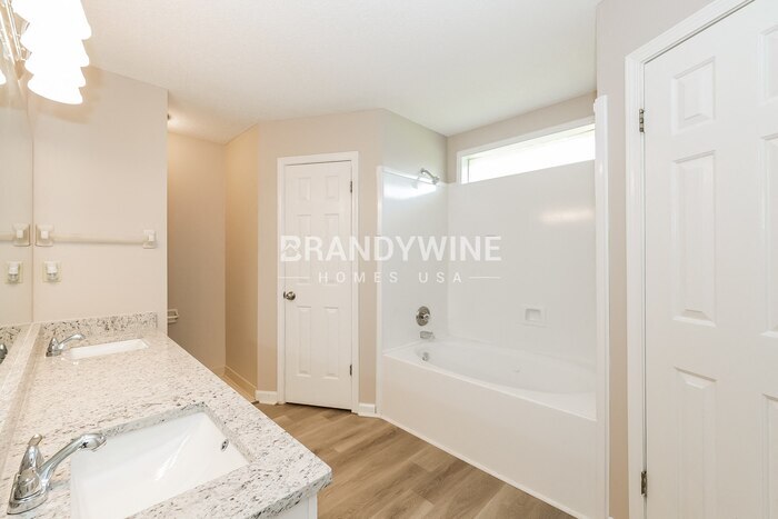Building Photo - 8077 Sandywood Ln