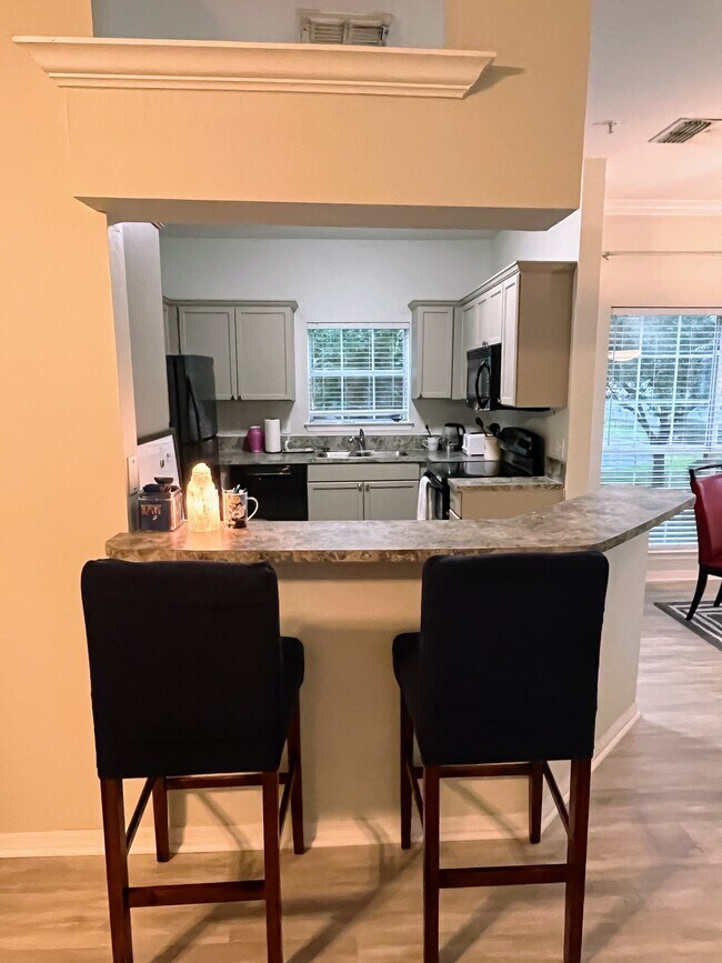 Building Photo - 10961 Burnt Mill Rd