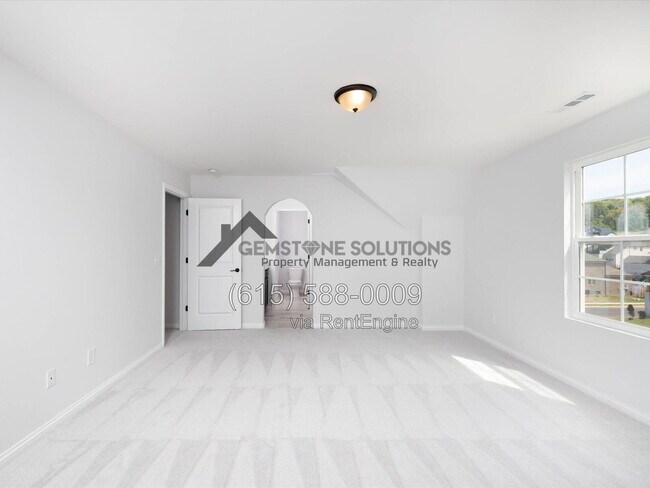 Building Photo - 631 Silva Ln