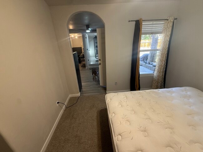 Building Photo - 311 Verllonia St