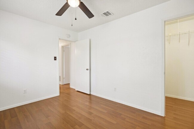 Building Photo - 1300 Tuxford Cove