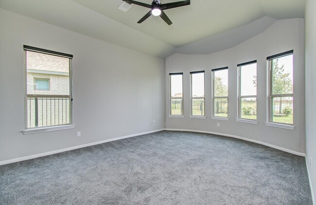 Building Photo - 800 Sarasota Shore Dr