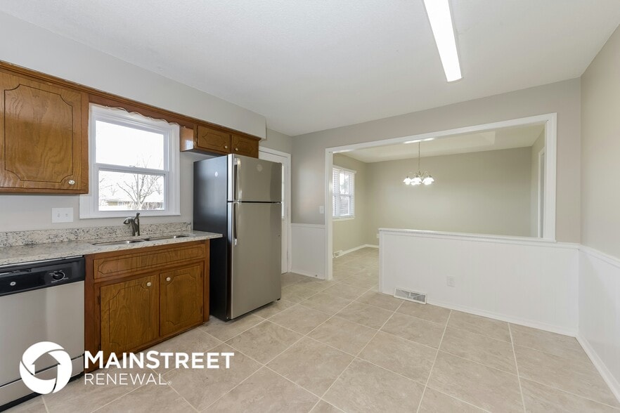 Building Photo - 8301 Laurel Ave