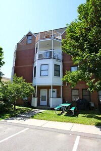 Building Photo - 336 Adams St