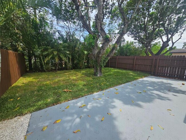 Building Photo - 4072 SW 51st St