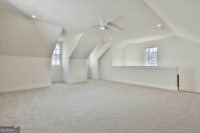 Building Photo - 940 Laurel Brooke Ave