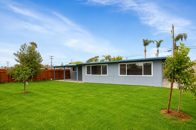 Building Photo - 1201 Holly Ave