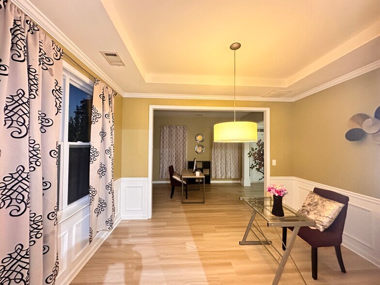 Building Photo - 175 Mill Creek Dr