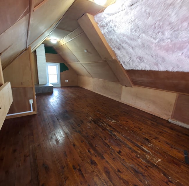 Building Photo - Single Family Home 4 Bedroom and 1 Bath Fo...