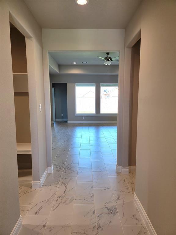 Building Photo - 431 Hunters Xing Dr