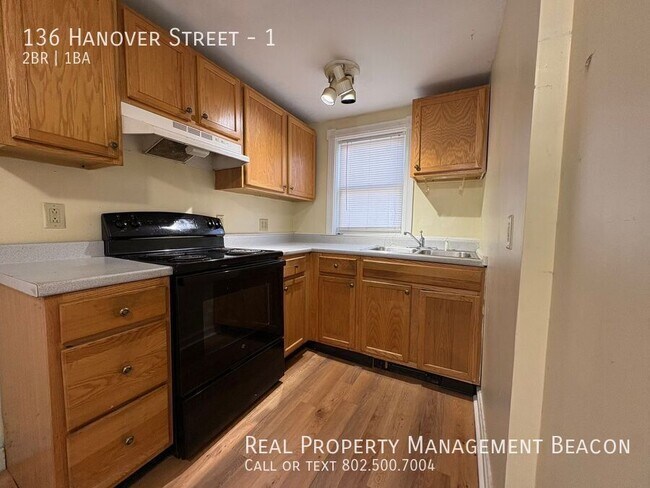 Building Photo - 136 Hanover St