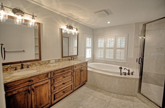 Building Photo - 5908 S Switzer Ave