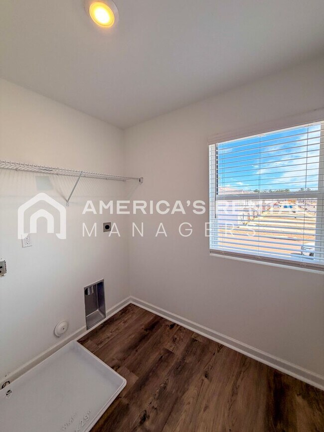 Building Photo - Brand New Living at Driftwood Townhomes!