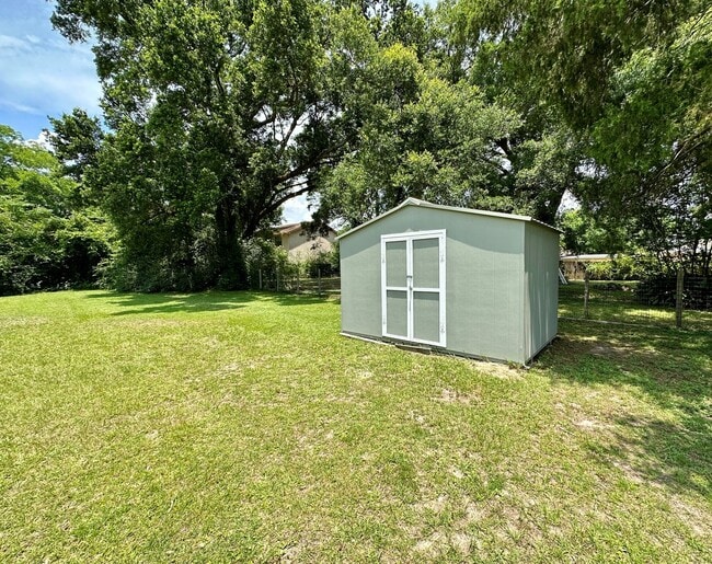 Building Photo - 2 bedroom 1 bath house for rent in Pensaco...