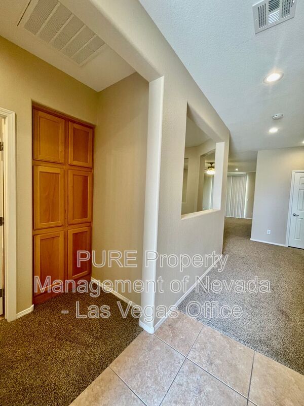 Building Photo - 10445 Orchard Ladge St