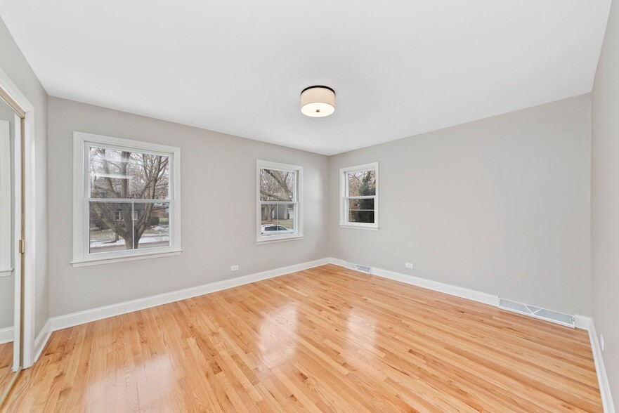 Building Photo - 1560 Warbler Dr