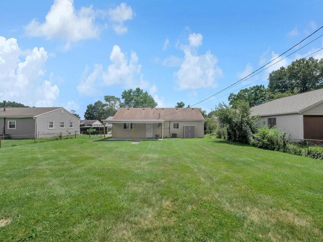 Building Photo - 375 Canfield Dr