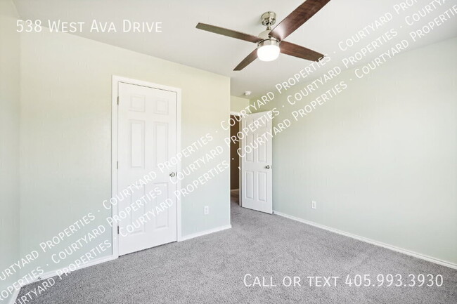 Building Photo - 538 W Ava Dr