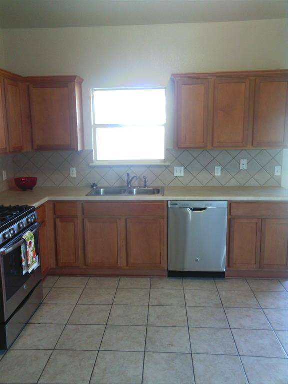 Building Photo - BEAUTIFUL 4 BEDROOMS / 2 BATH HOME IN SETTLERS CROSSING