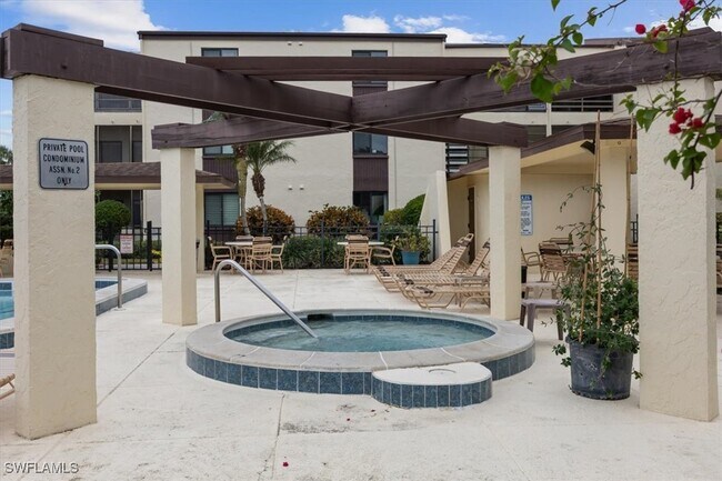 Building Photo - 3635 Boca Ciega Dr