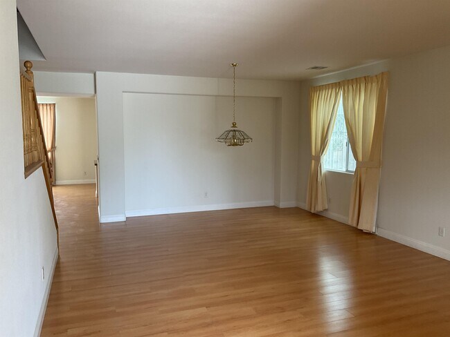 Building Photo - 7949 Mosaic Harbor Ave