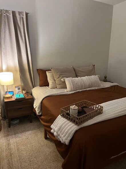 Building Photo - 5011 N Lawndale Ave