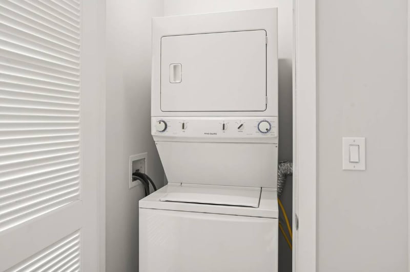 Building Photo - 729 W Adams St