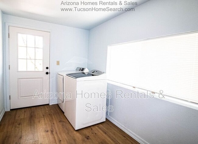 Building Photo - 11640 E Miles St