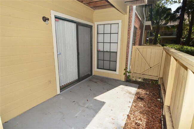 Building Photo - 8647 Mallard Reserve Dr
