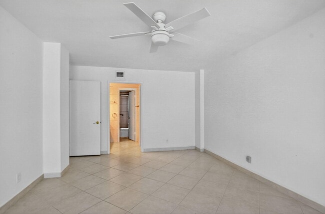 Building Photo - 800 SE 20th Ave