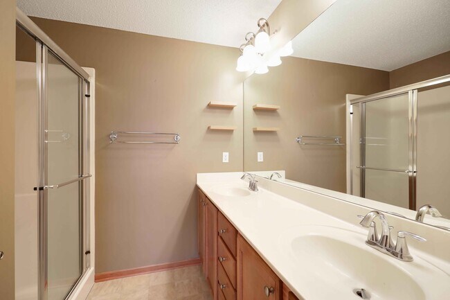 Building Photo - 15215 60th Ave N