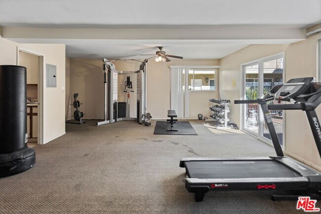 Building Photo - 11646 Chenault St