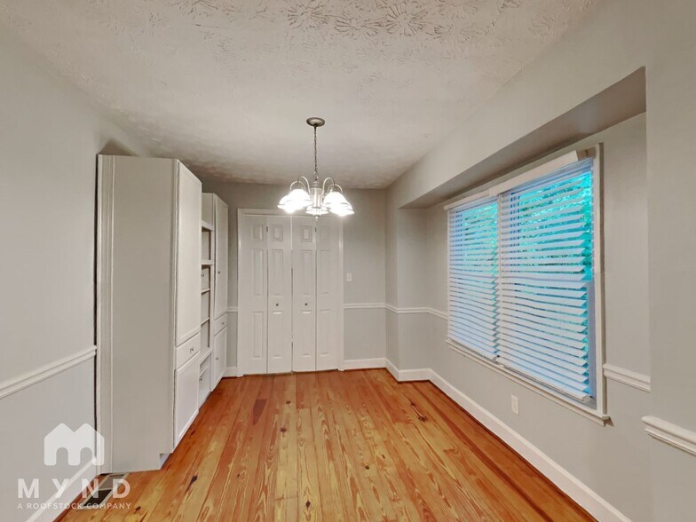 Building Photo - 1600 Arden Dr SW