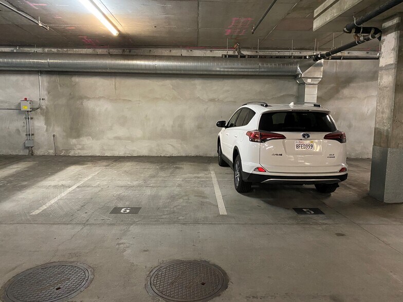 gated underground parking - 924 Hornblend St