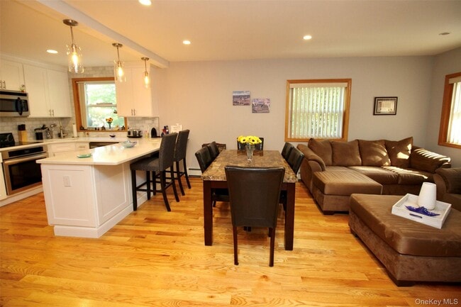 Building Photo - 2 Diane Ct