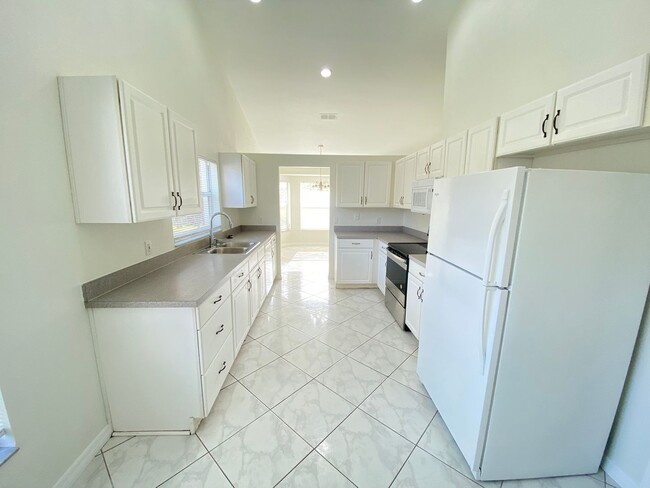 Building Photo - 9637 Lake Douglas Pl