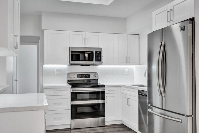 Building Photo - Beautiful 3 bedroom 2 bath Home in Miramar...