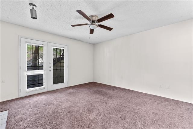 Building Photo - 9621 Walnut St