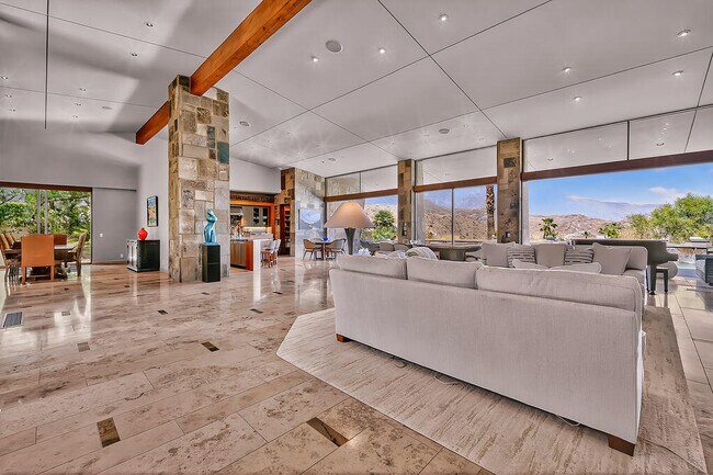 Building Photo - 9 Rockcrest