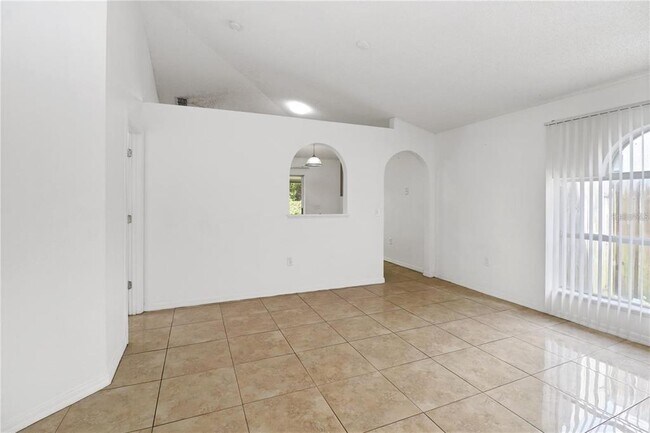 Building Photo - 10437 Opus Dr