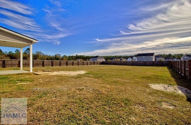 Building Photo - 452 Huntington Dr