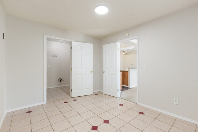 Building Photo - 1230 N Cabrillo Ave