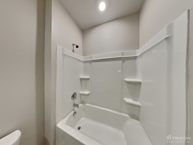 Building Photo - 4074 Beach Wy
