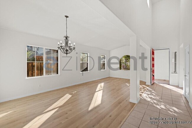 Building Photo - 155 E Heritage Dr